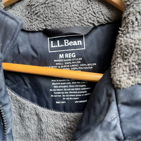 L.L. Bean Black Ski & Snow Jacket - Picture 2 of 4